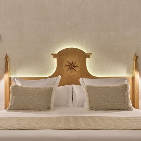 Hotel Antigua Palma - Casa Noble ภายนอก รูปภาพ A bed with a headboard
