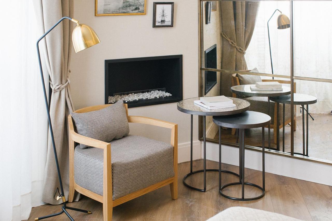 Hotel Antigua Palma - Casa Noble ภายนอก รูปภาพ A floor lamp