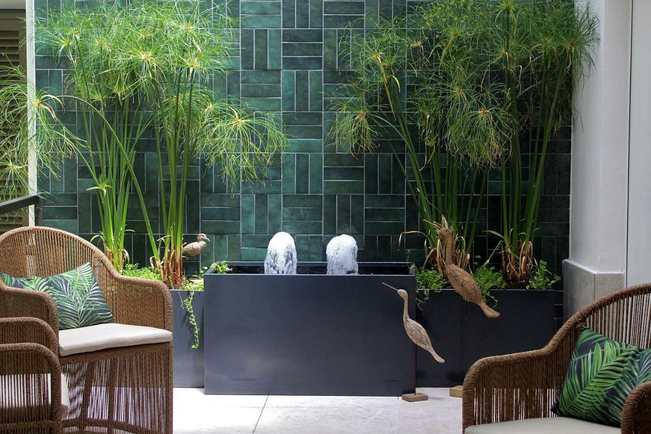 Hotel Antigua Palma - Casa Noble ภายนอก รูปภาพ A contemporary Japanese-style soaking tub